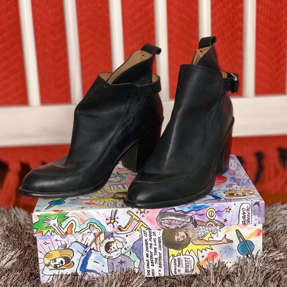 Zara Shoes - Zara Basic black boots Zara Shoes - Zara Basic black boots